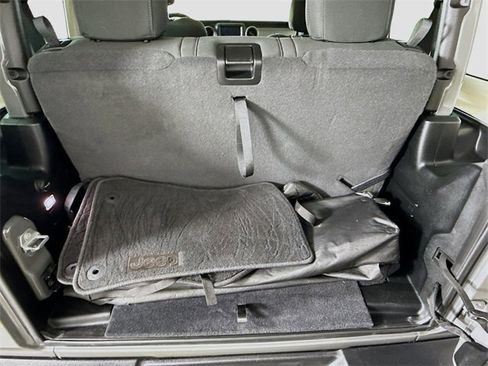 Used 2020 Jeep Wrangler Sport image 23