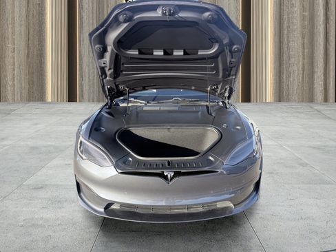 Used 2021 Tesla Model S Plaid image 12