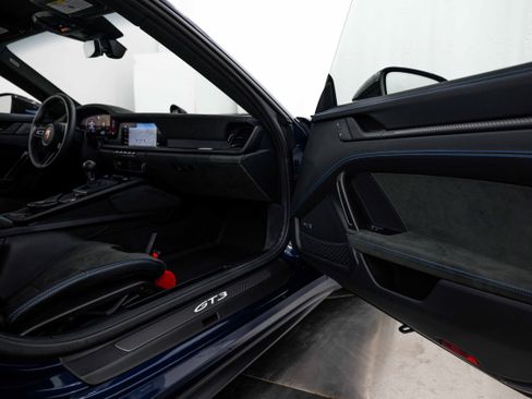 Certified 2026 Porsche 911 GT3 RWD image 15