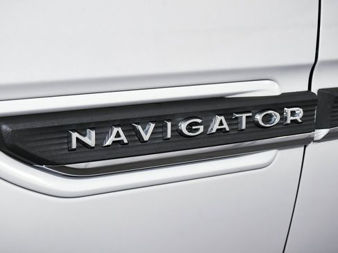 Used 2022 Lincoln Navigator L Reserve image 98