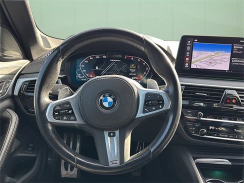 Used 2023 BMW M550i xDrive w/ Dynamic Handling Package image 25