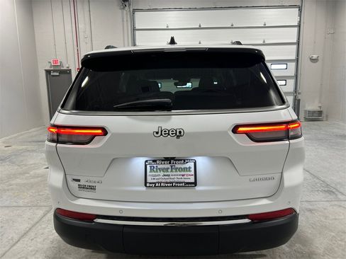 Used 2022 Jeep Grand Cherokee L Laredo w/ Luxury Tech Group I image 7