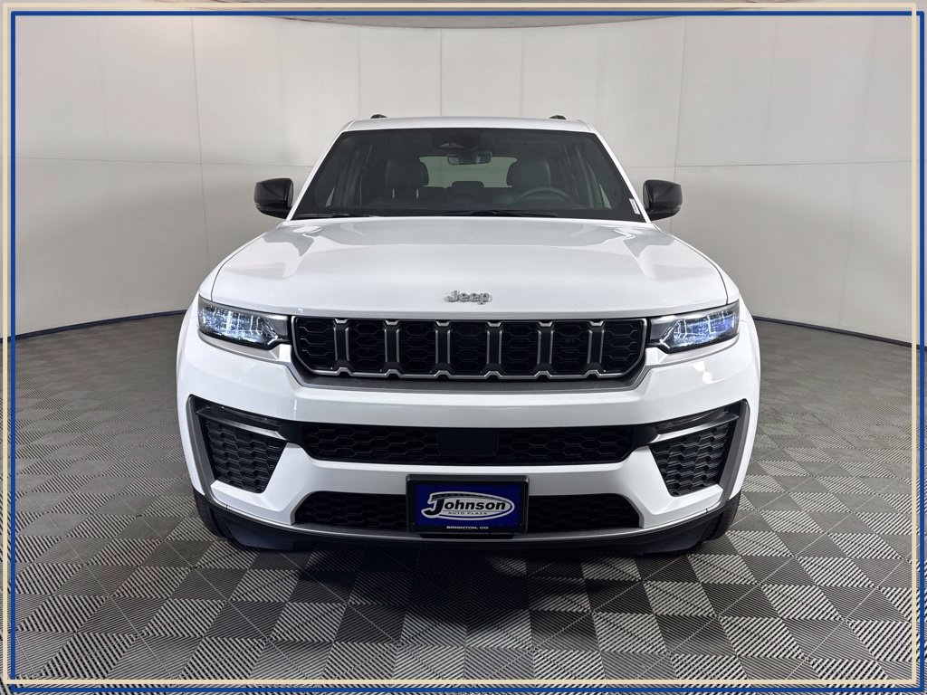 Used 2026 Jeep Grand Cherokee Limited AWD/4WD image 3