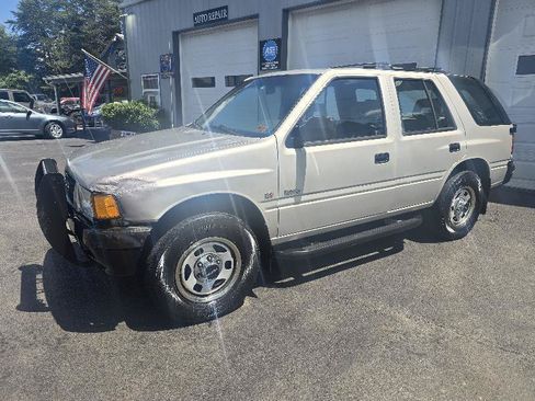 Used 1997 Isuzu Rodeo S AWD/4WD image 1