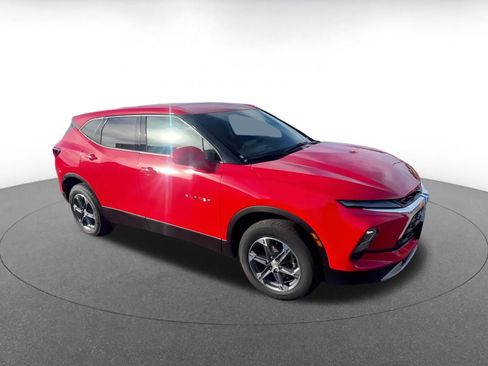Used 2025 Chevrolet Blazer LT image 2
