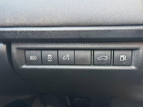 Used 2025 Toyota Camry LE image 29