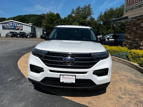 Used 2020 Ford Explorer XLT w/ Comfort Package AWD/4WD image 2