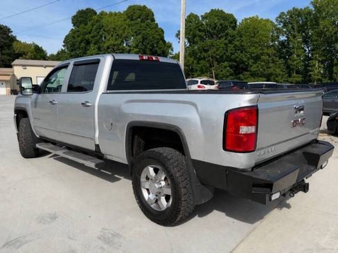 Used 2016 GMC Sierra 2500 SLT w/ Duramax Plus Package AWD/4WD image 5