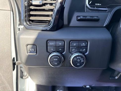 Used 2024 GMC Sierra 2500 AT4 w/ AT4 Premium Plus Package AWD/4WD image 28