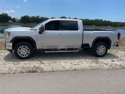 Used 2022 GMC Sierra 2500 SLT w/ SLT Premium Package AWD/4WD image 4
