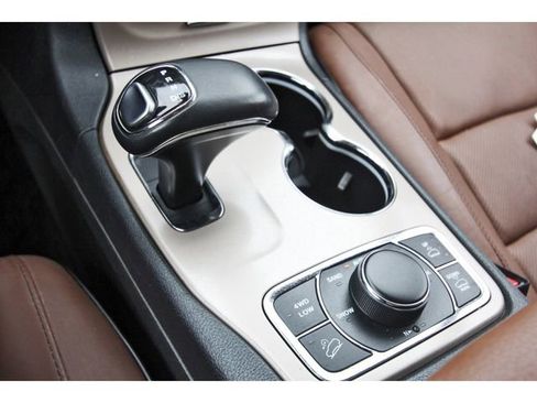 Used 2015 Jeep Grand Cherokee Summit w/ Platinum Series Group AWD/4WD image 25