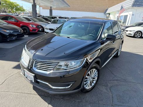 Used 2016 Lincoln MKX Select FWD image 2