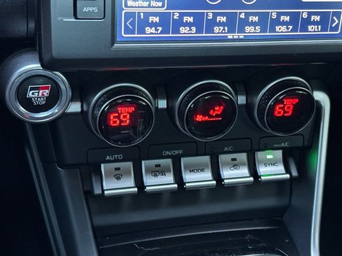 Used 2023 Toyota GR86 Premium w/ ALL Weather Mat Package (TMS) RWD image 17