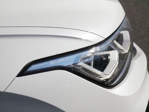 Certified 2022 Volkswagen Tiguan SEL R-Line image 17