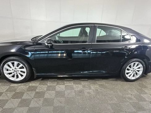 Used 2024 Toyota Camry SE FWD image 5