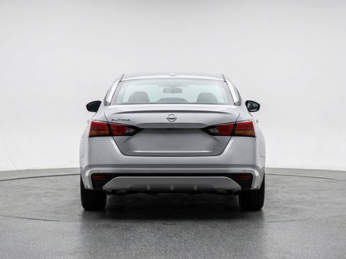Used 2025 Nissan Altima 2.5 SV image 7