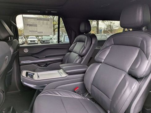 New 2026 Lincoln Navigator L Reserve w/ Jet Appearance Package AWD/4WD image 13