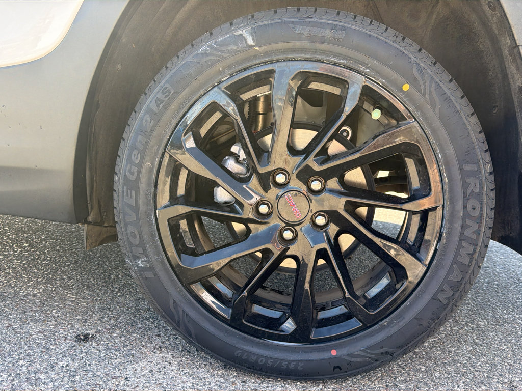 Used 2024 GMC Terrain SLT w/ Elevation Edition AWD/4WD image 10