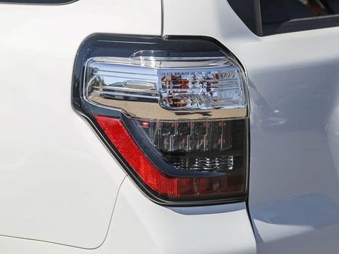 Used 2021 Toyota 4Runner TRD Off-Road Premium w/ Moonroof Package AWD/4WD image 10