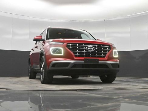 Used 2022 Hyundai Venue Limited FWD image 30