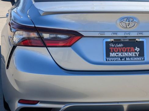 Used 2024 Toyota Camry SE image 8