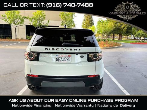 Used 2018 Land Rover Discovery Sport SE AWD/4WD image 12