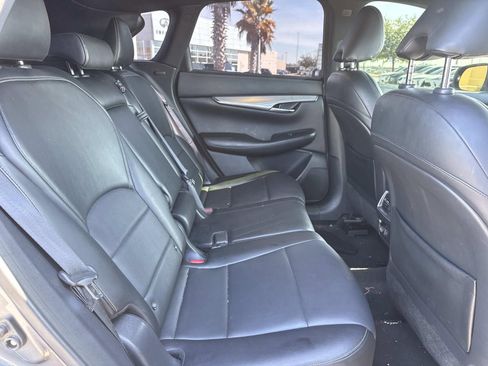 Used 2021 INFINITI QX50 Luxe w/ Appearance Package image 11