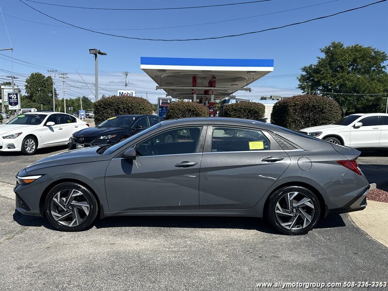 Used 2024 Hyundai Elantra Limited FWD image 8