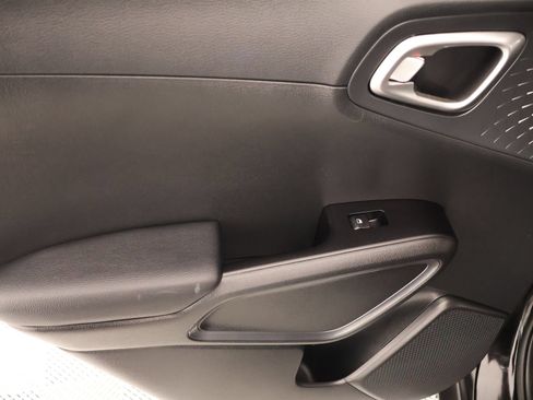Used 2021 Kia Soul S FWD image 15