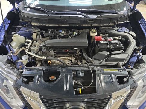 Used 2018 Nissan Rogue SV w/ Premium Package image 30