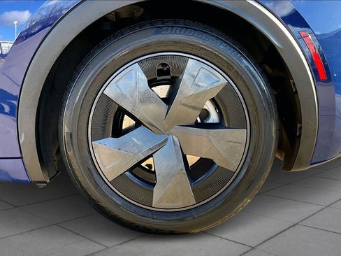 Used 2025 Toyota Prius LE image 10