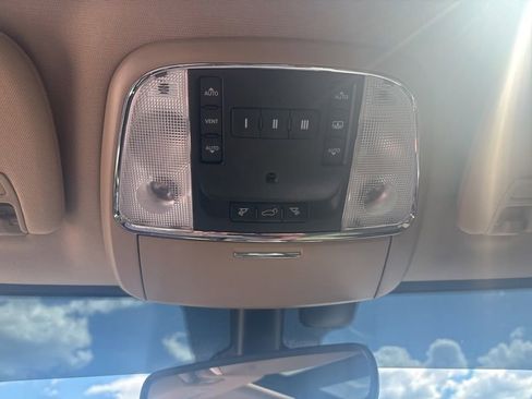 Used 2017 Jeep Grand Cherokee Overland AWD/4WD image 47