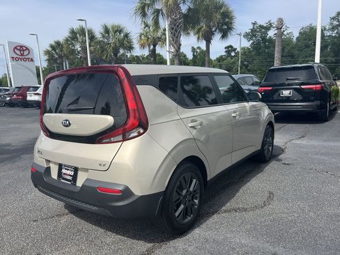 Used 2020 Kia Soul EX FWD image 10