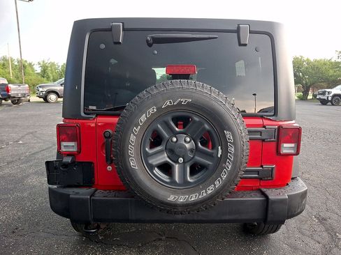 Used 2018 Jeep Wrangler Unlimited Sport w/ Connectivity Group AWD/4WD image 21