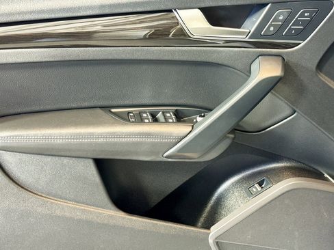 Used 2019 Audi Q5 2.0T Premium Plus w/ Premium Plus Package AWD/4WD image 17