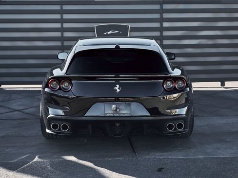 Used 2018 Ferrari GTC4Lusso T image 18