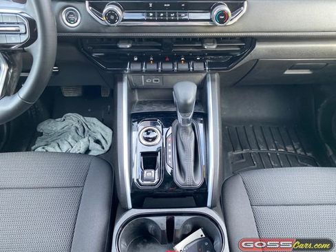 Used 2024 Chevrolet Colorado LT image 13