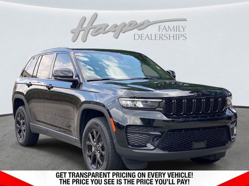 Used 2024 Jeep Grand Cherokee Altitude RWD image 1