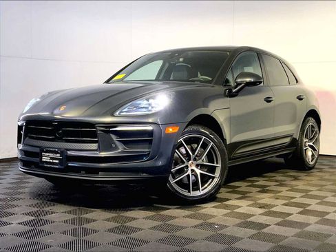 Certified 2024 Porsche Macan AWD/4WD image 1