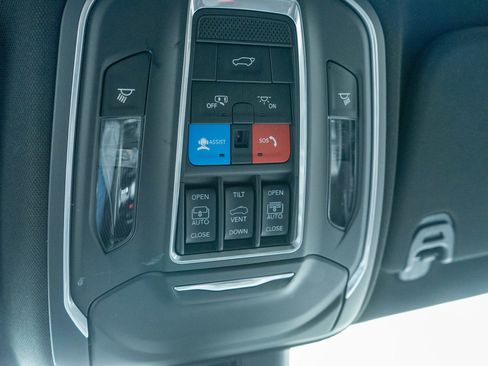 Used 2022 Jeep Wagoneer Series I w/ Premium Group I image 24