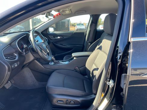Used 2023 Chevrolet Malibu RS image 34