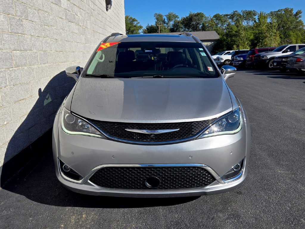 Used 2017 Chrysler Pacifica Limited FWD image 8