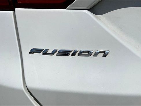 Used 2016 Ford Fusion SE image 24