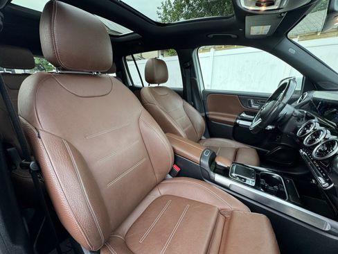 Used 2020 Mercedes-Benz GLB 250 4MATIC image 41