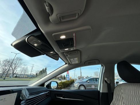 Used 2025 Toyota Camry LE FWD image 31