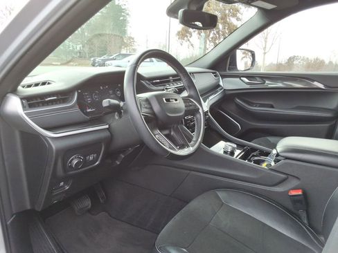 Used 2022 Jeep Grand Cherokee L Laredo image 22