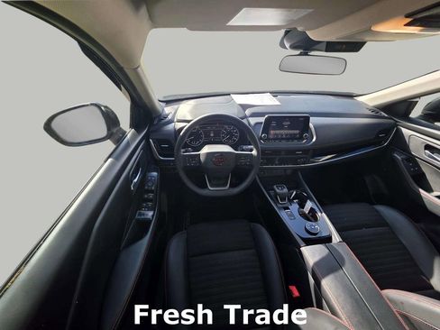 Used 2025 Nissan Rogue SV AWD/4WD image 12