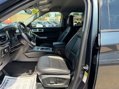 Used 2024 Ford Explorer XLT w/ Equipment Group 202A AWD/4WD image 7