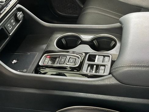 Used 2024 Honda Pilot Elite image 18