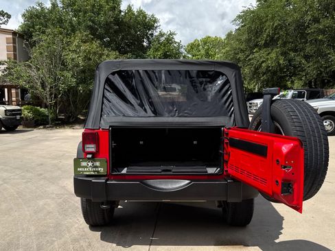 Used 2017 Jeep Wrangler Sport w/ Quick Order Package 24S AWD/4WD image 9